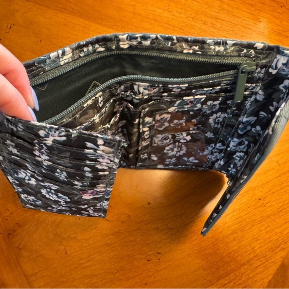 Vera Bradley Quilted Trifold Wallet – Floral Interior - Picture 7 of 9